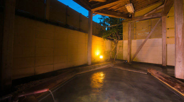 天然温泉露天風呂